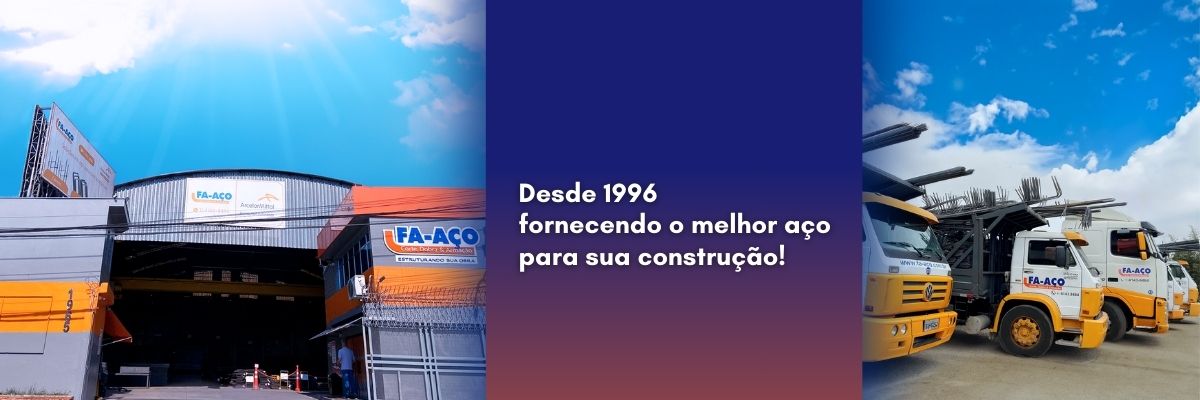 Caminhões da FA-AÇO para entrega de aço para construção